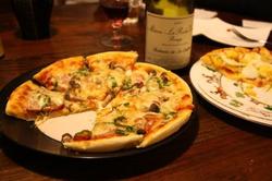 ピザ　赤ワイン　ピノ・ノワール