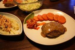 ごぼうバーグ、鮭マヨの山いもステーキ