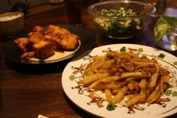 キムチーズ豆腐ステーキ、豚ケチャポテト（妻アシスト）