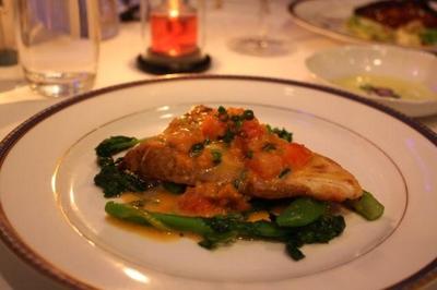 セレーナ　ヒラメのポワレ、うにソースがけ