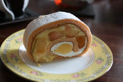 KIHACHIの季節のロールケーキ