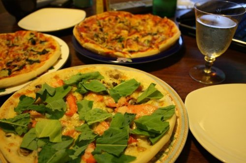 スモークサーモンのピザ